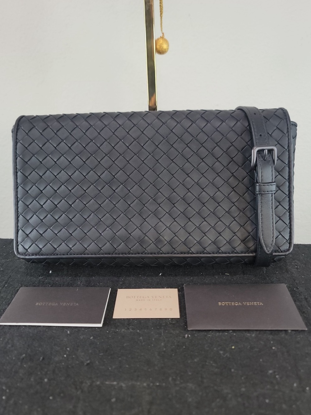 •BOTTEGA VENETA• Intrecciato Woven shoulder bag